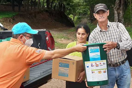 Entrega de Filtrones en El Sauce