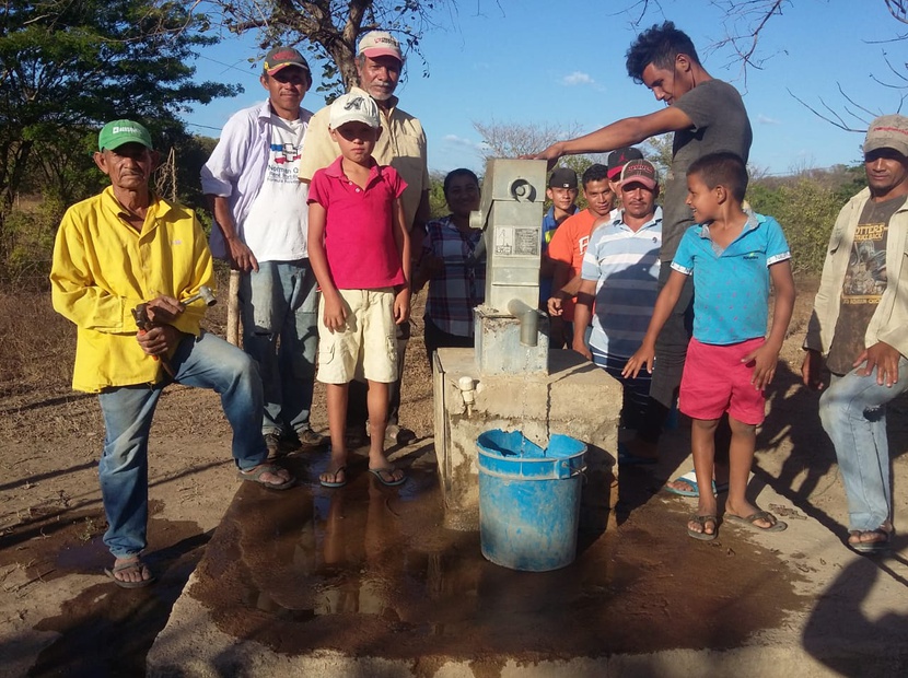 Alianza para mejoras en sistemas de agua en comunidad rural