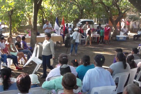 Pobladores en la inauguración de mejoras