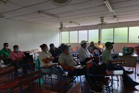 Práctica en clases del curso