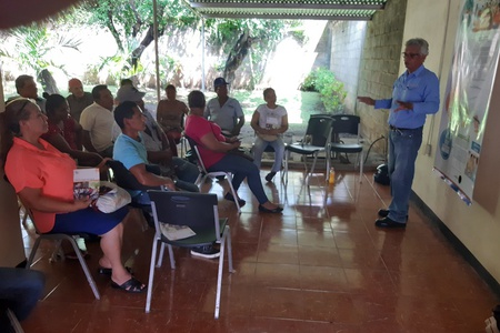 UMAS de Chichigalpa informando sobre la legalización del CAPS