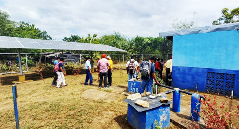 MABE con sistema mixto con paneles solares